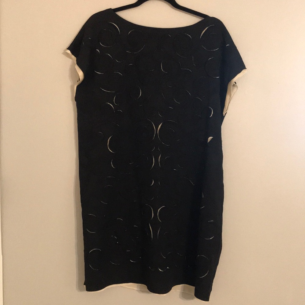 Black and Cream Applique Shift Dress - Large